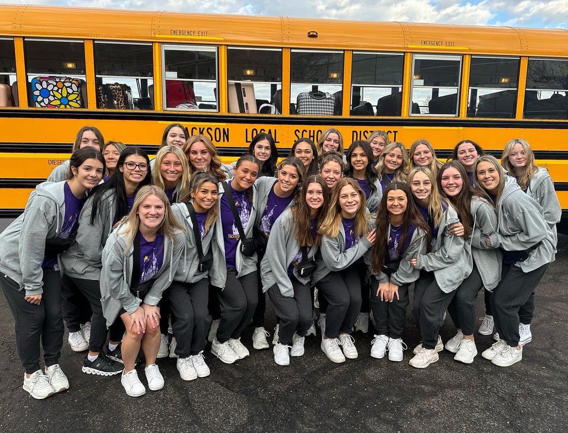 jacksonhscheer's tweet photo. Orlando, here we come! We are so excited to represent Jackson at the nation level this weekend! 🐻‍❄️💜 https://t.co/cgXSl0dB9k