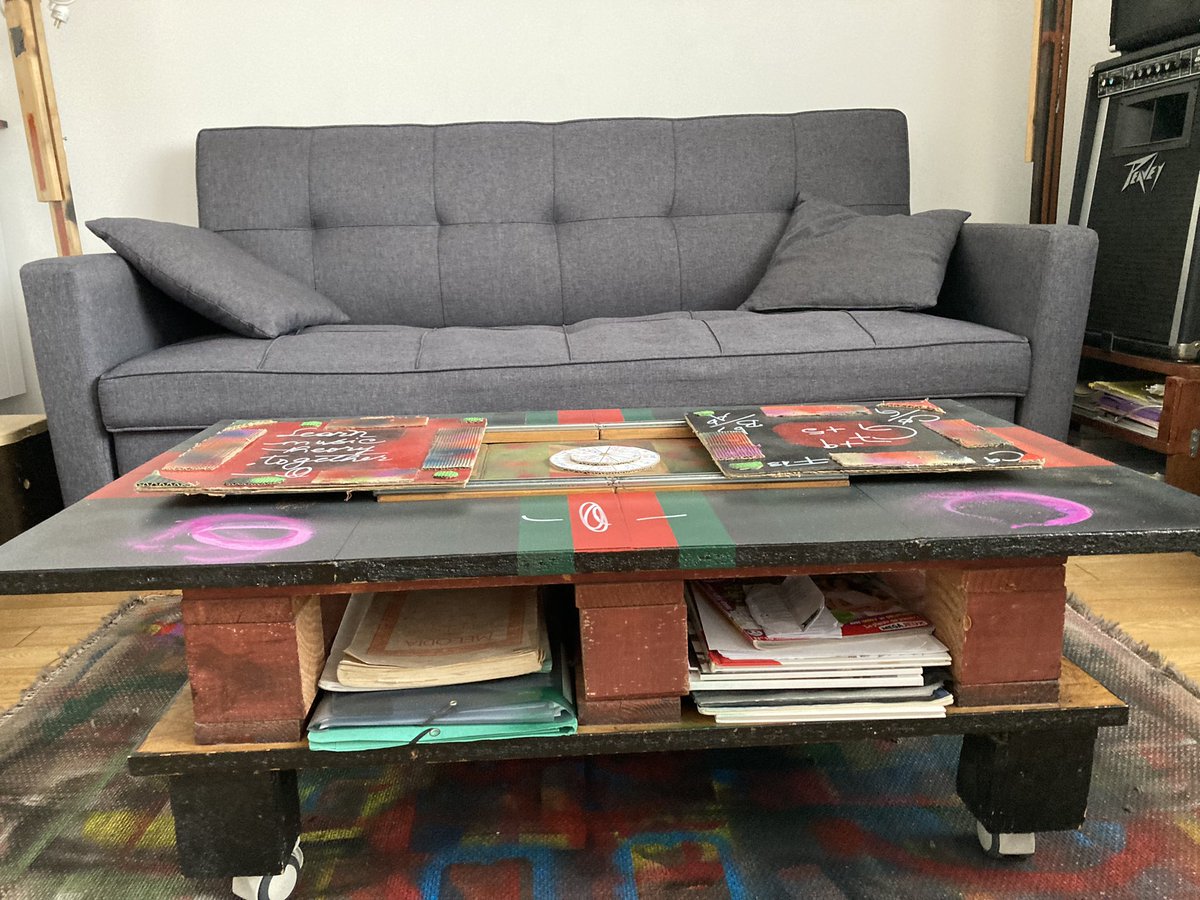 arprooft's tweet image. #arprooftart : une #tablebasse? Of course !!! Mais un détail et non des moindres : il s’y planque l’#opma ( outil pédagogique musical arprooft ). Observez attentivement les 4 photos. Pas encore dévoilé ( pour bientôt), il est dissimulé par les cartes musicales…
#art #don