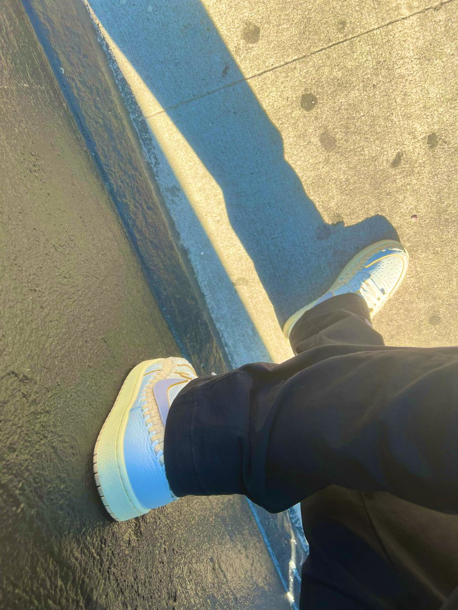 OffDisPlanett's tweet photo. I Got That Glow where you at ShowNuff….#Jordan1s #BBSxUnion #Checkem #SNKRS #SNKRSLiveHeatingUp #KOTD #WDYWT #HearCheck https://t.co/QrWSVdC9YE
