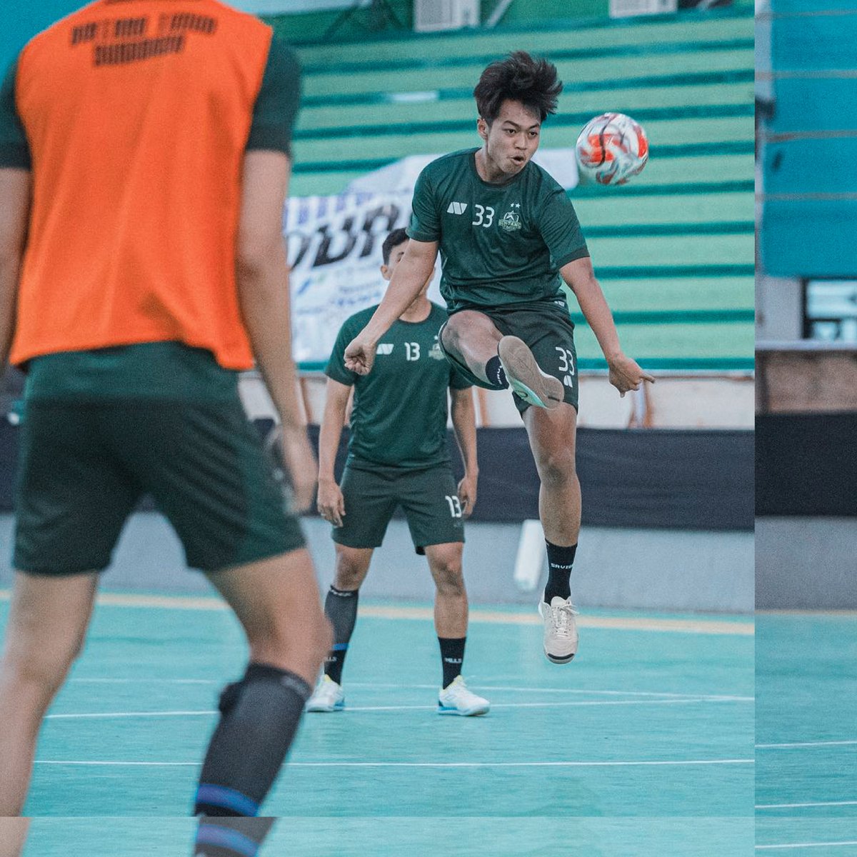 oliversports_ai's tweet photo. 🇮🇩🤝Bintang Timur Surabaya training with some cool tech! ⚽️
Check it out! #OLIVERPRO
——
🇮🇩🤝¡Bintang Timur Surabaya entrenando con tecnología de punta! ⚽️
¡Échale un vistazo! #OLIVERPRO

#futsal #indonesia 
@AseanFutsal @entorno5x5 @FutsalCorner_ @FutsalFichajes3 https://t.co/wU1VkP2wGQ
