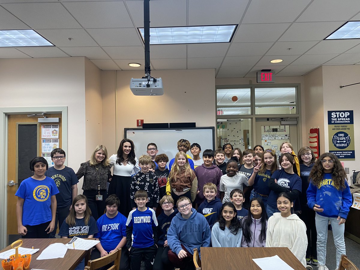 Stephanie DeLuca tweet media