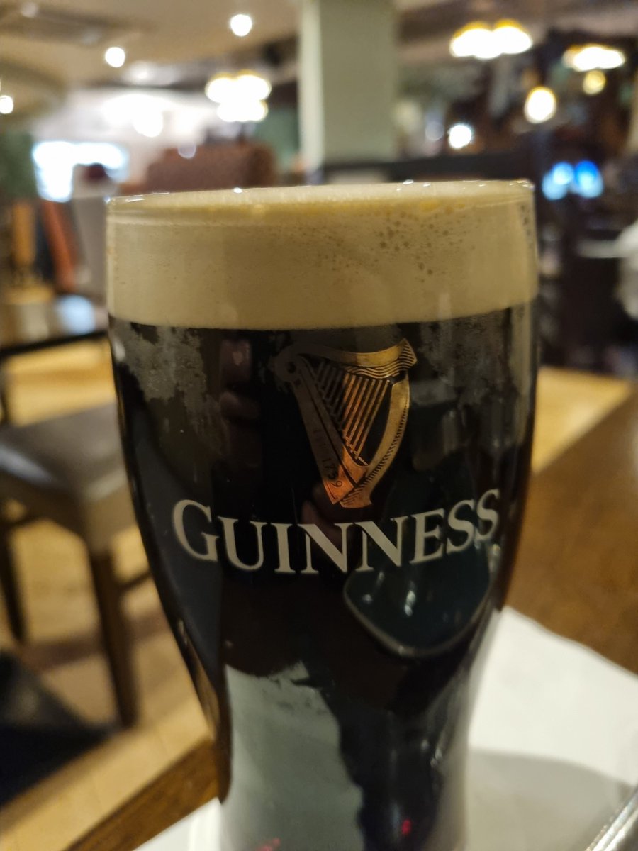 flanagandeclan6's tweet photo. Friday pints whoop whoop!!!
#realpints https://t.co/N2IKDFXhYu