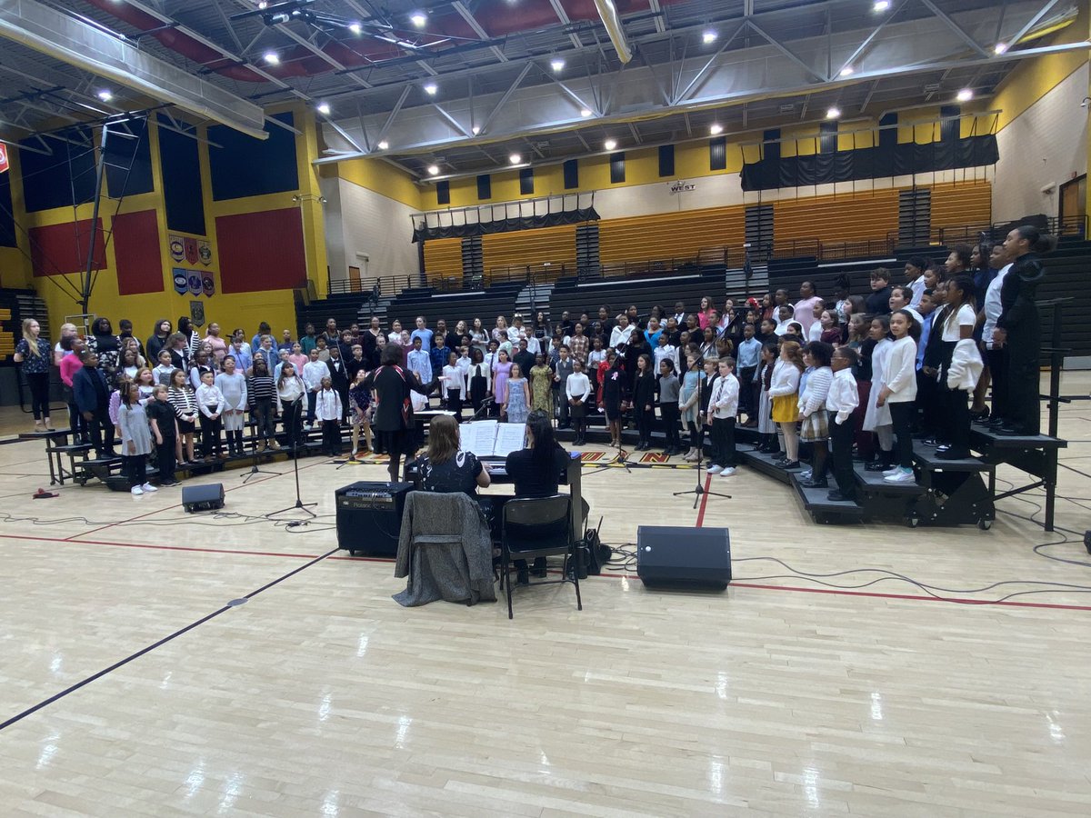 Mr. Gray tweet media