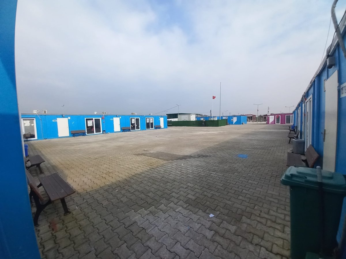 En zor şartlarda yaşıyor ve çalışıyorlar. Normal  şartların puanını  alıyorlar. Eğitimcilerin sesi duyulmalıdır.
#HizmetPuanıEylül2023