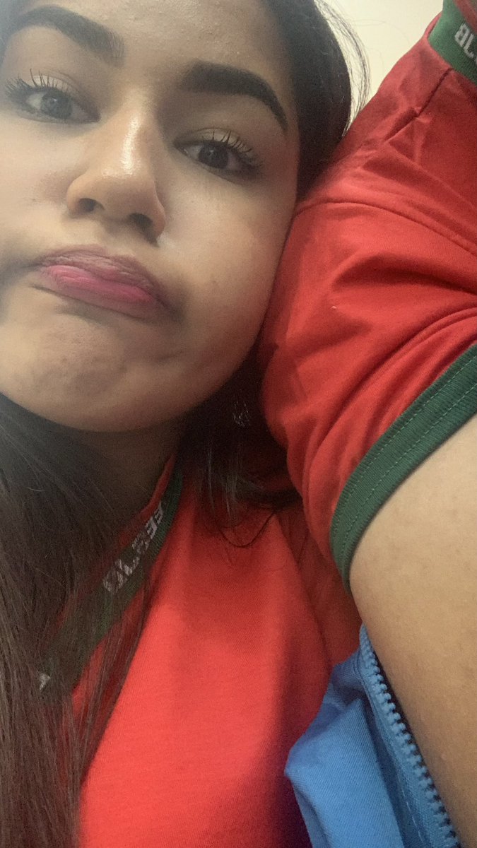 sofsstudy's tweet image. PRIMEIRO ANOO MORES! ⚠️ (sou a do meio tá)