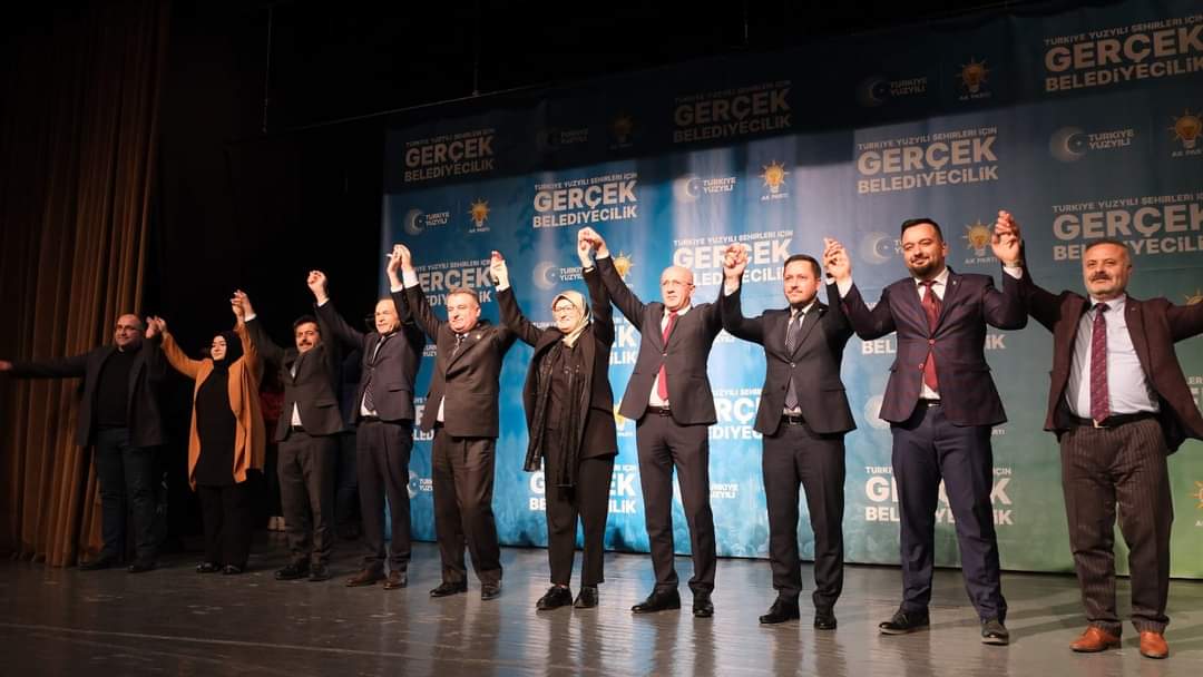 avSelmanEser's tweet photo. AK Parti Karaman ilçe ve belde belediye başkan adayları tanıtım toplantımızı Genel Başkan Yardımıcımız Belgin Uygur'un katılımı ile gerçekleştirdik.

31 Mart mahalli idareler seçiminde Karaman AK Belediyecilikle yeniden buluşacak, #TürkiyeYüzyılı vizyonuyla şehrimizi hep birlikte inşaa edeceğiz.

Toplantımızın hayırlara vesile olması temennisiyle, tüm adaylarımıza başarılar diliyorum.