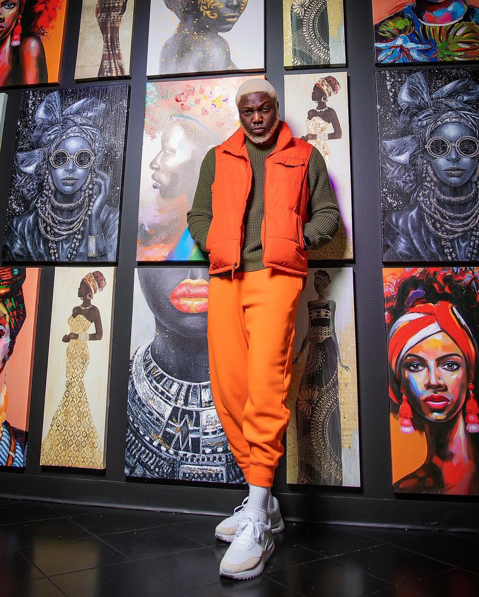 evigreene's tweet photo. Orange in Black… https://t.co/bwM9k0qgSO