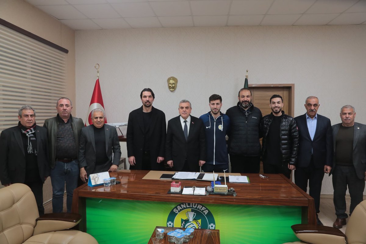 zabeyazgul's tweet photo. Şanlıurfaspor Başkanı @hasim_izol, Yönetim Kurulu Üyeleri, yeni transferlerimiz Muhammed Enes Kiprit, Alperen Uysal ve Yunus Emre Gültekin ile bir aradayız.

Misafirperverliklerinden dolayı teşekkür ediyorum. https://t.co/GkbhXAhXEh