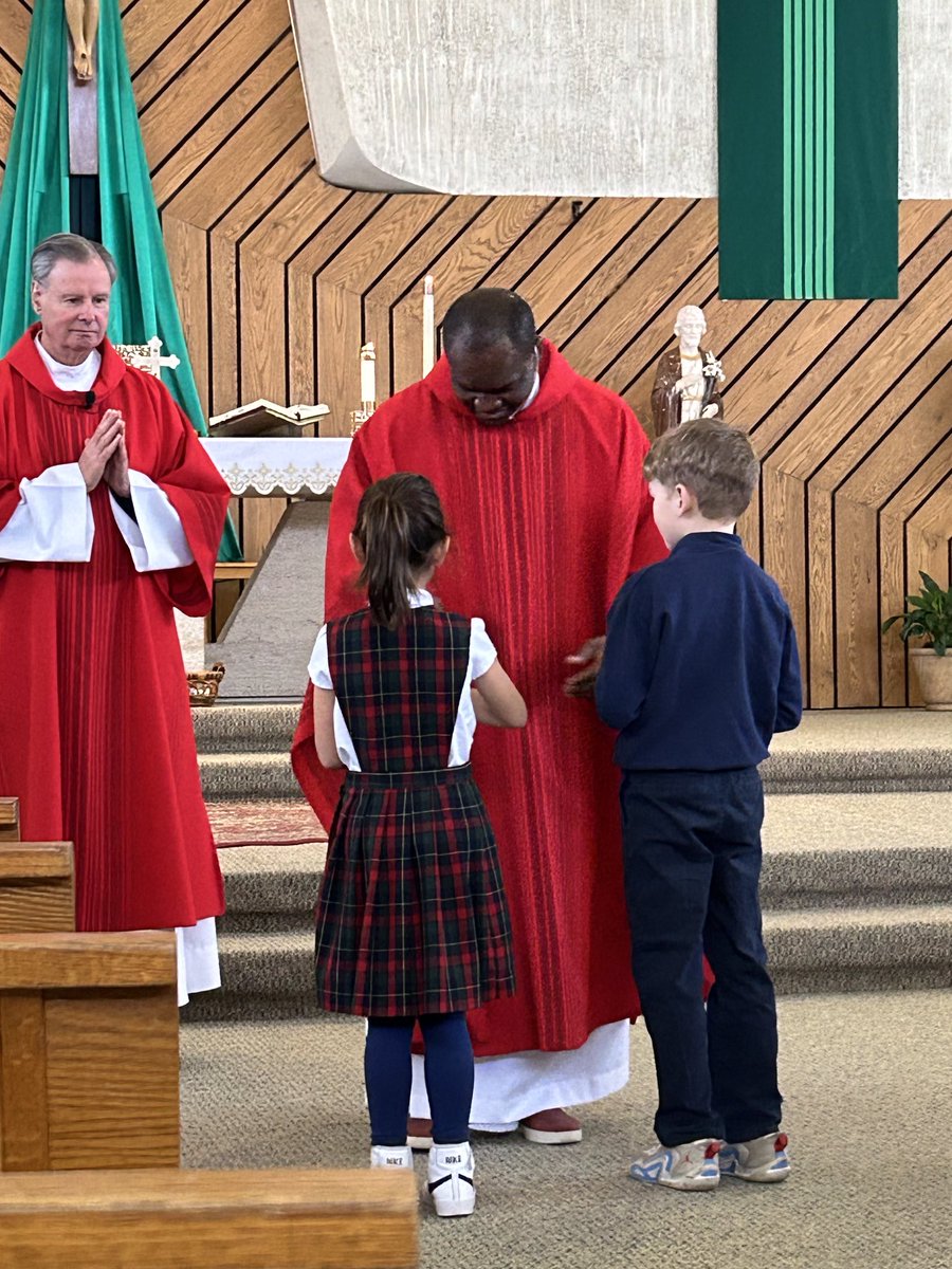qrcougars's tweet photo. Second grade did a wonderful job leading this week’s school Mass that Fr. Louis and Deacon Jerry celebrated. #QRPride https://t.co/NaUPOWSjg2