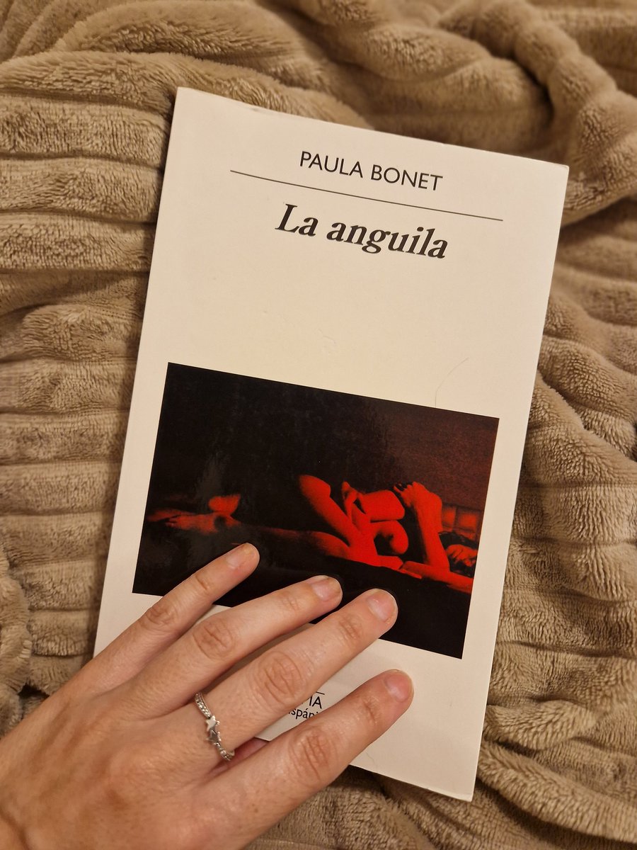 "¿Cómo se hace para hablar de la condición humana cuando se es mujer?"
<a href="/paulaboneti/">Paula Bonet</a> <a href="/AnagramaEditor/">Editorial Anagrama</a>