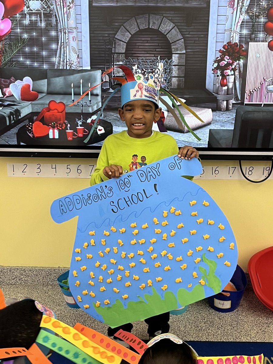 Gabe2687's tweet photo. Happy 100 days smarter!! What an amazing day! Our Math team is amazing @DrManigo @sarapmendez1 @CPES4LIFE @VBTitleI @vbschools @kelvin_bailey https://t.co/IkLV23l50q