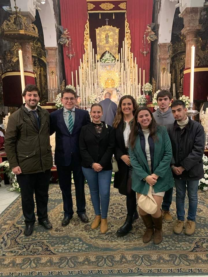 El sábado pasado la juventud de la Her mandad de la Salud de San Isidoro acudió a la Oración de la Juventud a María Santísima de la Candelaria por su aniversario.