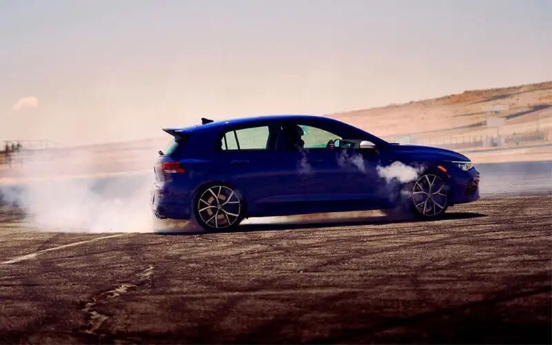 PiazzaVWArdmore's tweet photo. Taking the perfect formula for performance to a whole new level 🌌 #GolfR

#VWGolf #SportsCar #Hatchback #VWGolfR #DreamCar #HatchbackLife #TeamVW #SportyStyle #CarGoals #Sporty #VWLife #2024 #NewCarFeeling https://t.co/cMvDYzJ0gt