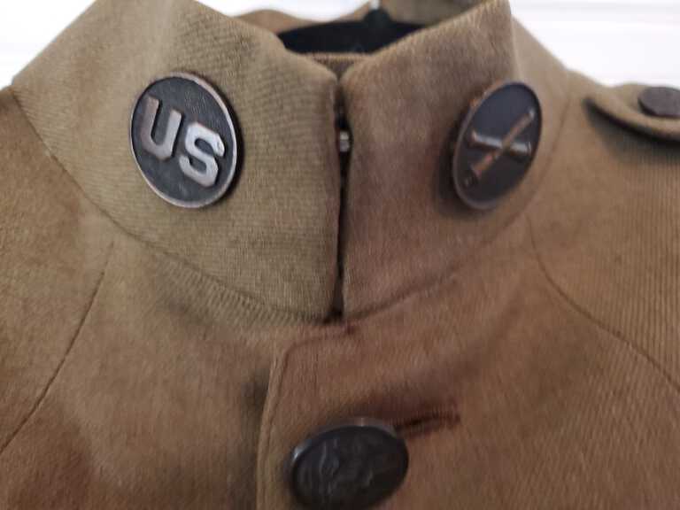 ssgcav's tweet image. M1917 Olive Drab Serge Coat of the 65th Field Artillery Brigade, 40th Division.
California Military Department Historical Collection
#RedLegs #Artillery #40thID #Military #65thFA #Utah #California