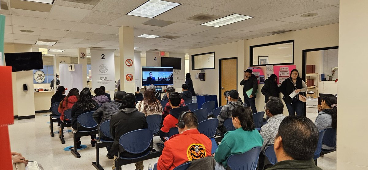 Esta mañana el abogado Luis Garcia, del despacho aliado #PALE <a href="/MarandasGarcia/">Marandas Garcia Law Group LLC</a>, conversó con las y los connacionales sobre el programa DACA, los procedimientos de reunificación familiar para personas residentes en 🇺🇸 y visas humanitarias #ProtecciónConsular