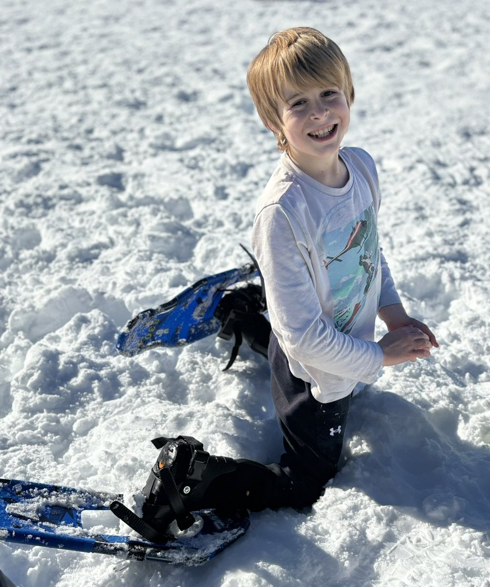 604 &amp; 602 teamed up for snowshoe adventures this afternoon @GPVanierJH!