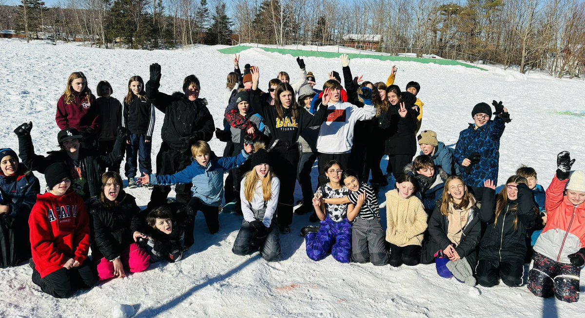 More snowshoe action @GPVanierJH!