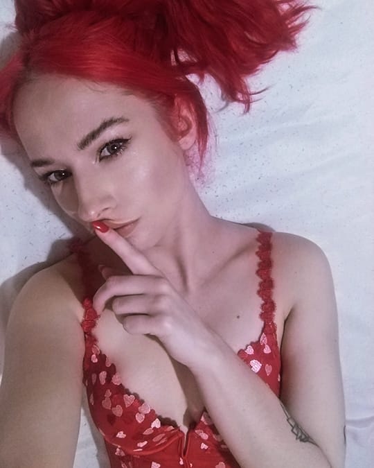 LutsieKitten's tweet photo. 🍒 Oh Hey 🍒

#AllRedEverything #ExclusiveContent #SupportCreators #FansOnly #JoinMe #TwitterAfterDark #ShareTheLove #Unlockd #IntimateMoments #DailyPosts https://t.co/U1LHNzs8tK