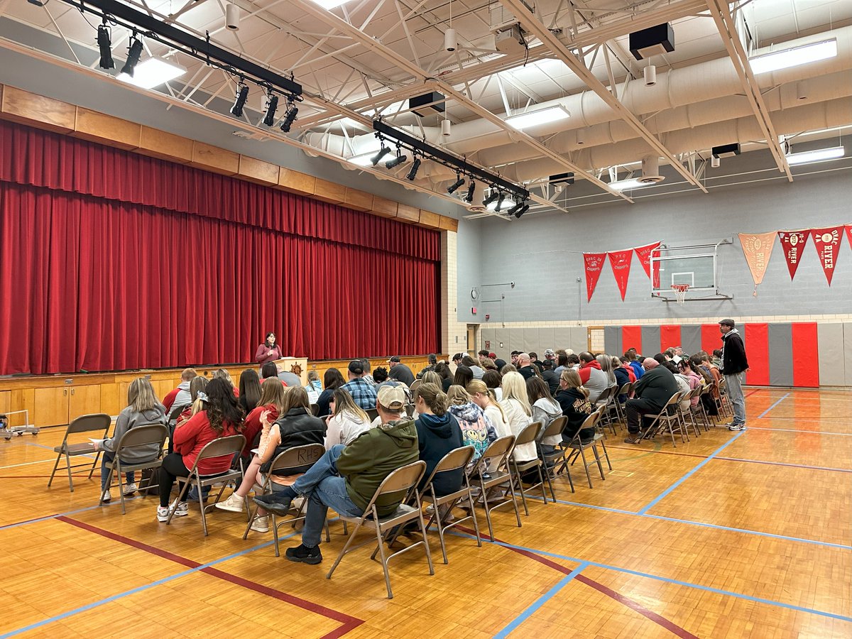 Pilot_the_Ship's tweet photo. Our inaugural Future Freshmen Night was a hit! Incoming 8th graders got a sneak peek into high school life: meeting teachers, exploring courses, touring the campus, and scheduling classes. Big thanks to everyone who made this night a success! #pilottheship #FutureFreshmen https://t.co/3vv0rhHieF