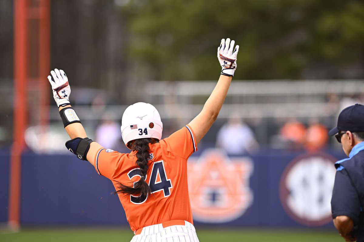 Auburn Softball tweet media