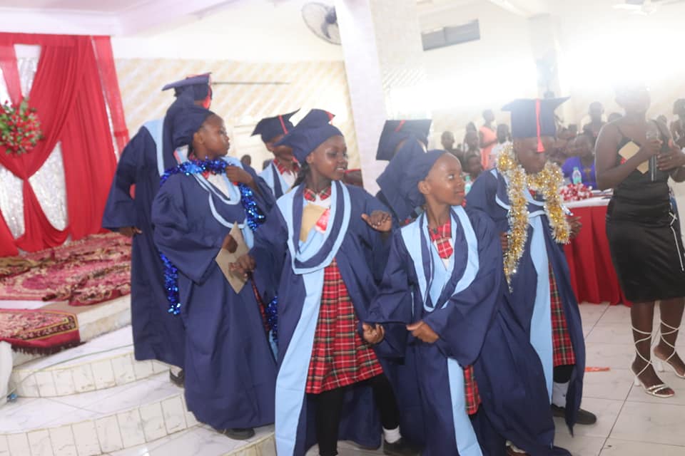 _lulufmradio's tweet photo. #TeensConnect
Awamu ya Pili tupo shule ya FINCHLEY ACADEMY, Nini kimekufurahisha na Hawa wanafunzi kwa Talent, Mchongoano ama Memory Verse?
@McKingori a.k.a Mr Abujubuju https://t.co/VljTWQ88d7