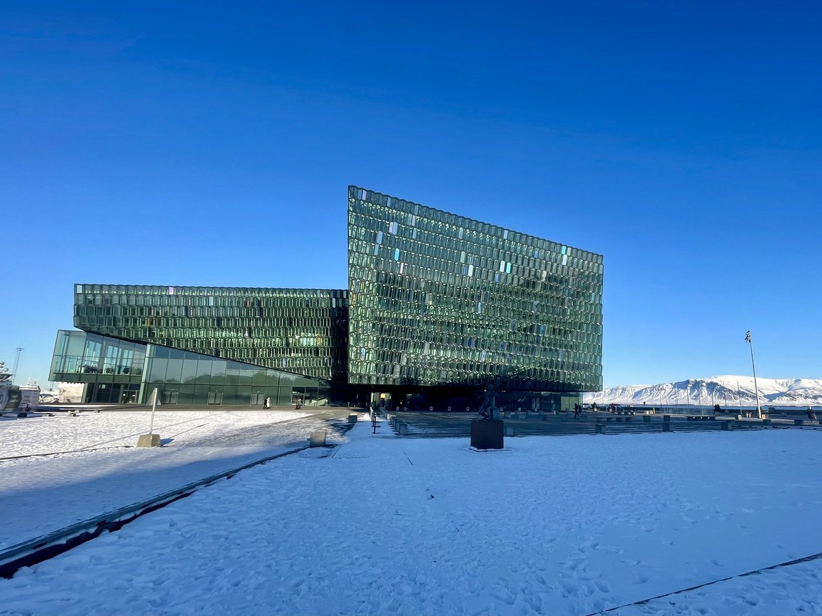 VadimGluzman's tweet photo. Wonderful days in Reykjavik performing Mendelssohn with @LudovicMorlot and @IcelandSymphony at the glorious @HarpaReykjavik, accompanied at a distance by volcano eruption 🎻🎶🌋✨ https://t.co/inkkVOXMD5