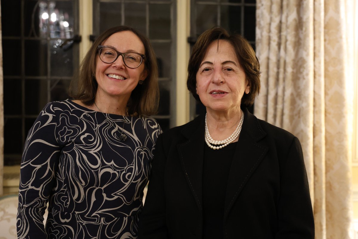Congratulations @ArlottaLab & Elisa Bertino @PurdueCS for receiving the inaugural Elena Lucrezia Cornaro Piscopia International Award, which celebrates women scientists for their excellence in research, vision, and leadership. #womeninscience @issnaf hscrb.harvard.edu/news/paola-arl…