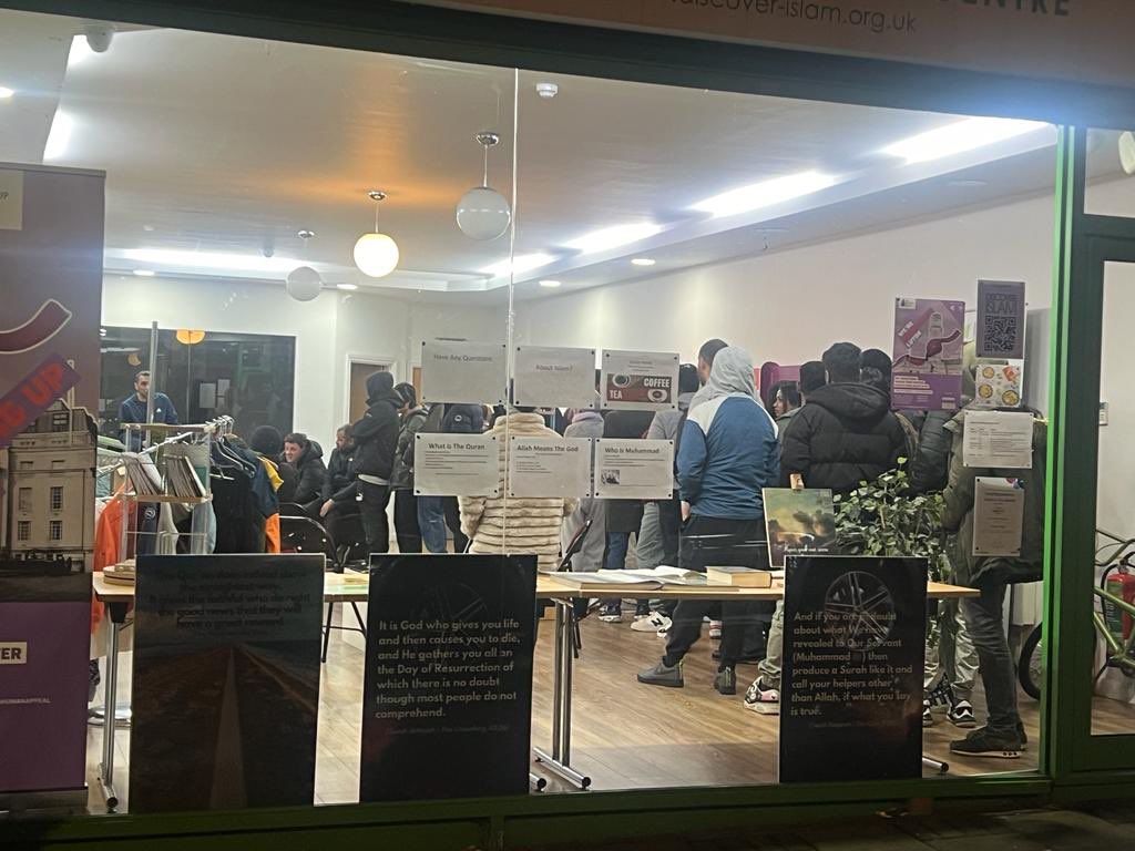 Community Interest Luton (@ciluton) on Twitter photo The Curry Kitchen was super busy tonight. We can see the demand increasing, if you are in need or struggling the team is here to support you every Friday from <a href="/DILuton/">Discover Islam Luton</a>
#CurryKitchen #Support The Curry Kitchen was super busy tonight. We can see the demand increasing, if you are in need or struggling the team is here to support you every Friday from <a href="/DILuton/">Discover Islam Luton</a>
#CurryKitchen #Support