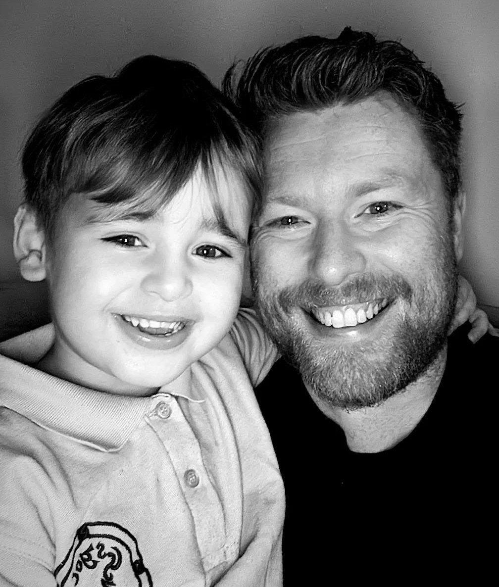 ashjamesphysio's tweet photo. "Dad take a picture of us" ππ
Me and my mate #BabyRhys https://t.co/6Y1OGcEO0o