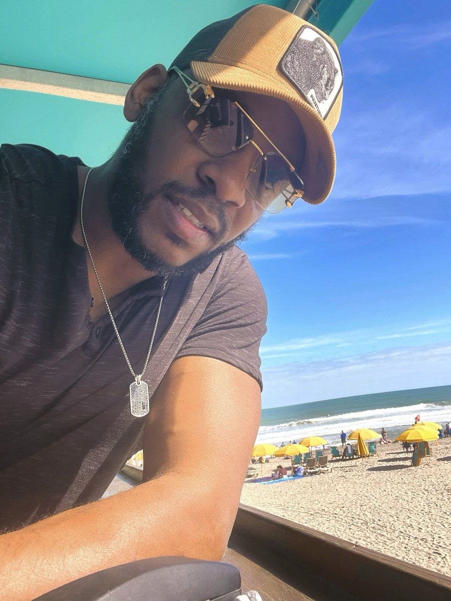 JackiemJoyner's tweet photo. Feelin’ the birthday love all the way here at Cocoa Beach. Thanks so much for the love – I’m sending it right back to you!

Peace,
Jackiem https://t.co/EWyVki0tOR