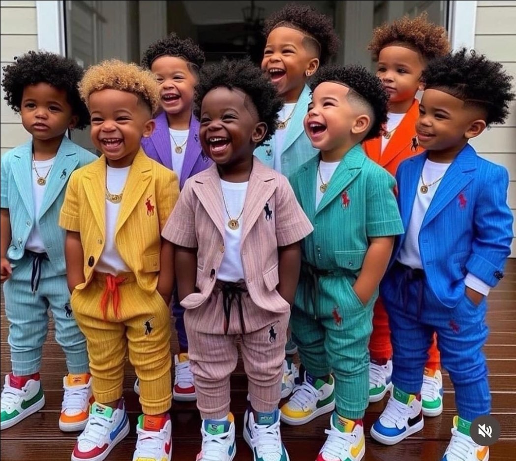 Squad looking clean💚💛❤️💙🧡