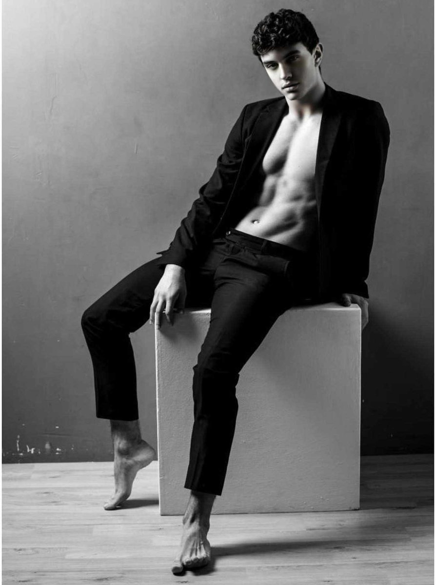 AERREFASHION's tweet image. 