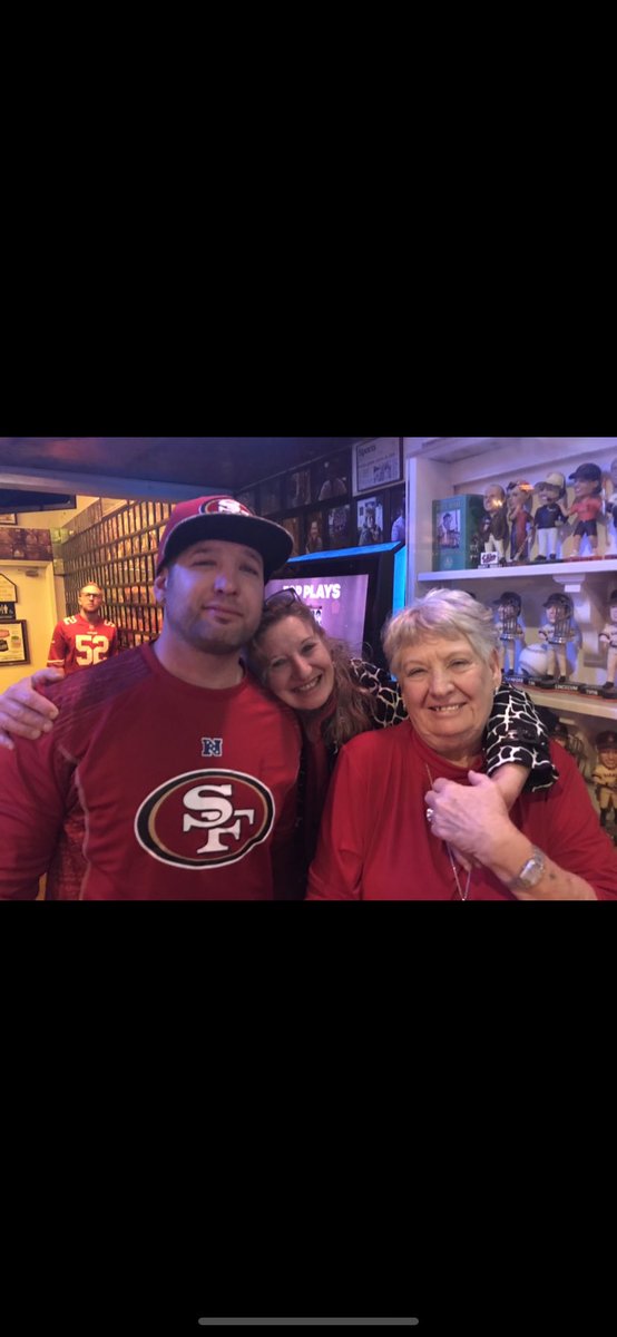 mort80's tweet image. 3 generationer 49ers! Hoppas dom blir glada natt till måndag!