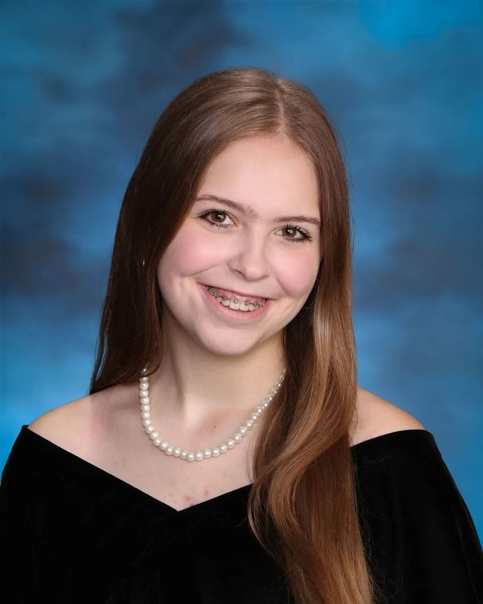 HhdsSchools's tweet photo. Senior Shoutouts: Lila Fell, Brady Lowman, Vincenzo Menard, Sara Gafsi. #raiderseniors #classof2024 #raiderpride https://t.co/qWW7g9EXxj