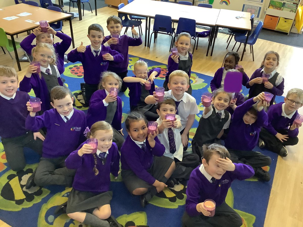 Today we had so much fun creating smoothies🍓🍌 #DT <a href="/GarstonCE/">GarstonCE</a>