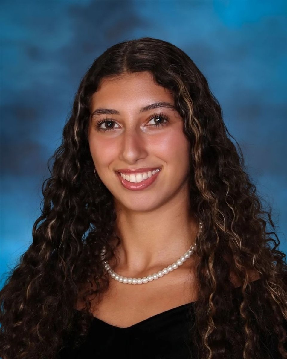 HhdsSchools's tweet photo. Senior Shoutouts: Lila Fell, Brady Lowman, Vincenzo Menard, Sara Gafsi. #raiderseniors #classof2024 #raiderpride https://t.co/qWW7g9EXxj