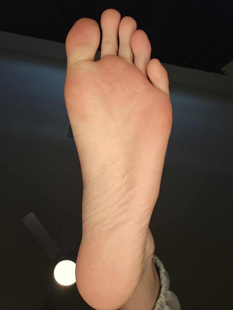 GoddesMei's tweet photo. Beg for my soles and $end https://t.co/GvX0UiipwU