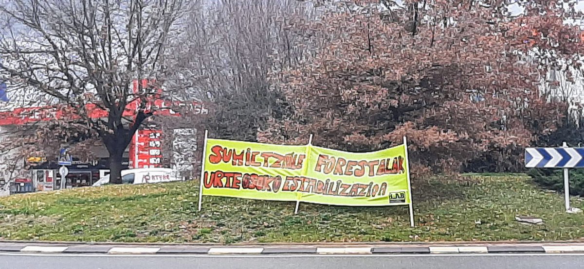 BomberosForestales.Navarra_Naf.BasoSuhiltzaileak tweet media