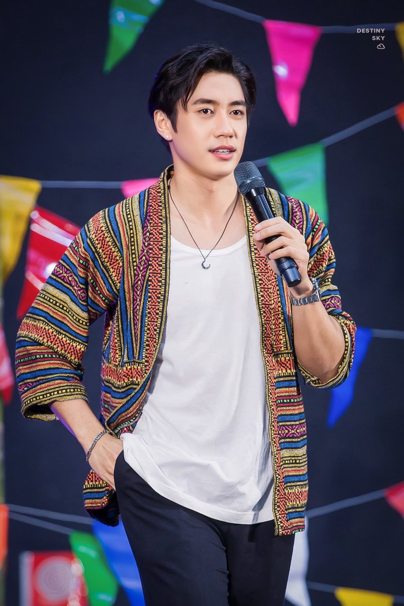 DestinySky0820's tweet photo. เรามันคนหล่อคนหนึ่งอยู่ละะ ยืนล้วงเป๋าแบบหล่อๆ 

#CooljamHBDcharity29yrs
#แจมรชตะ #JamRachata https://t.co/hqvyOiwANH
