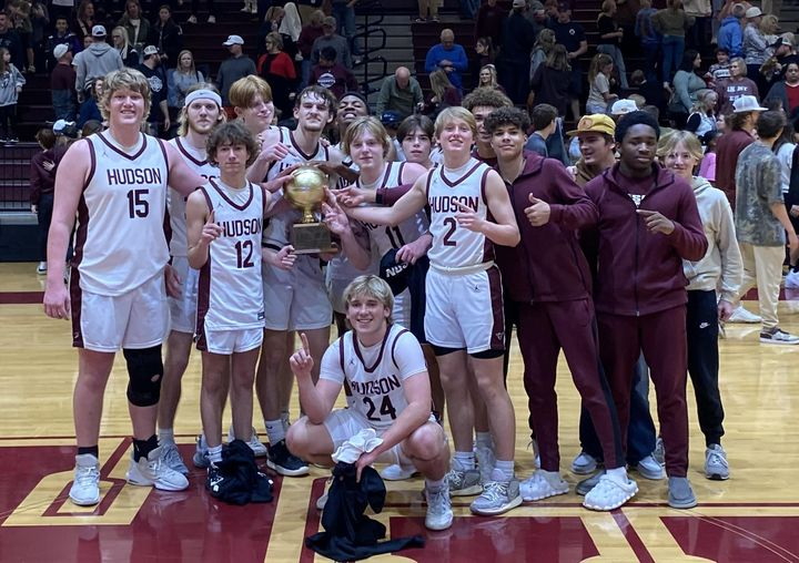 aholc1131's tweet photo. It's Game Day! Let's go, boys! Come and show your support for our District Champs in Jacksonville! Boys start at 7:30 #letsgo4 https://t.co/TwVydC688c