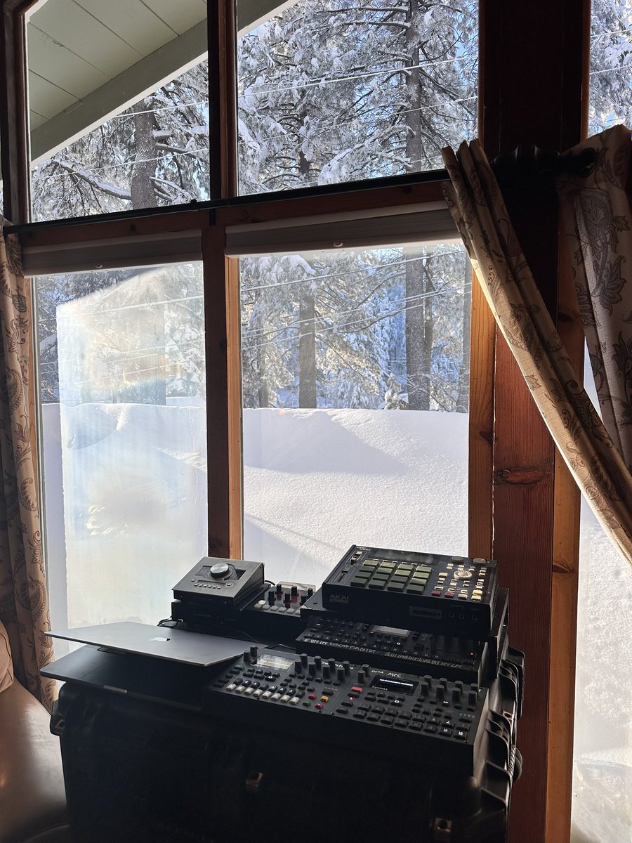 AURAGRAPH tweet media