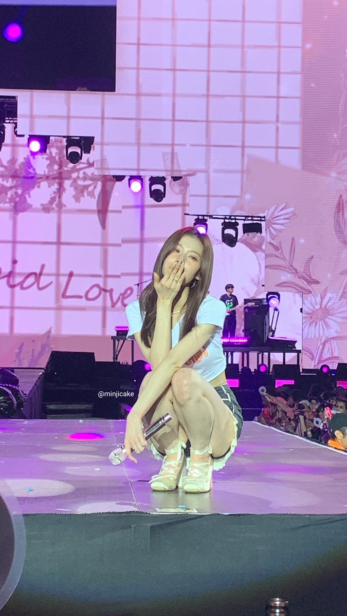 minjicake's tweet photo. essa sequência aqui 👉🏻💖👈🏻 https://t.co/ssgFC3gWje