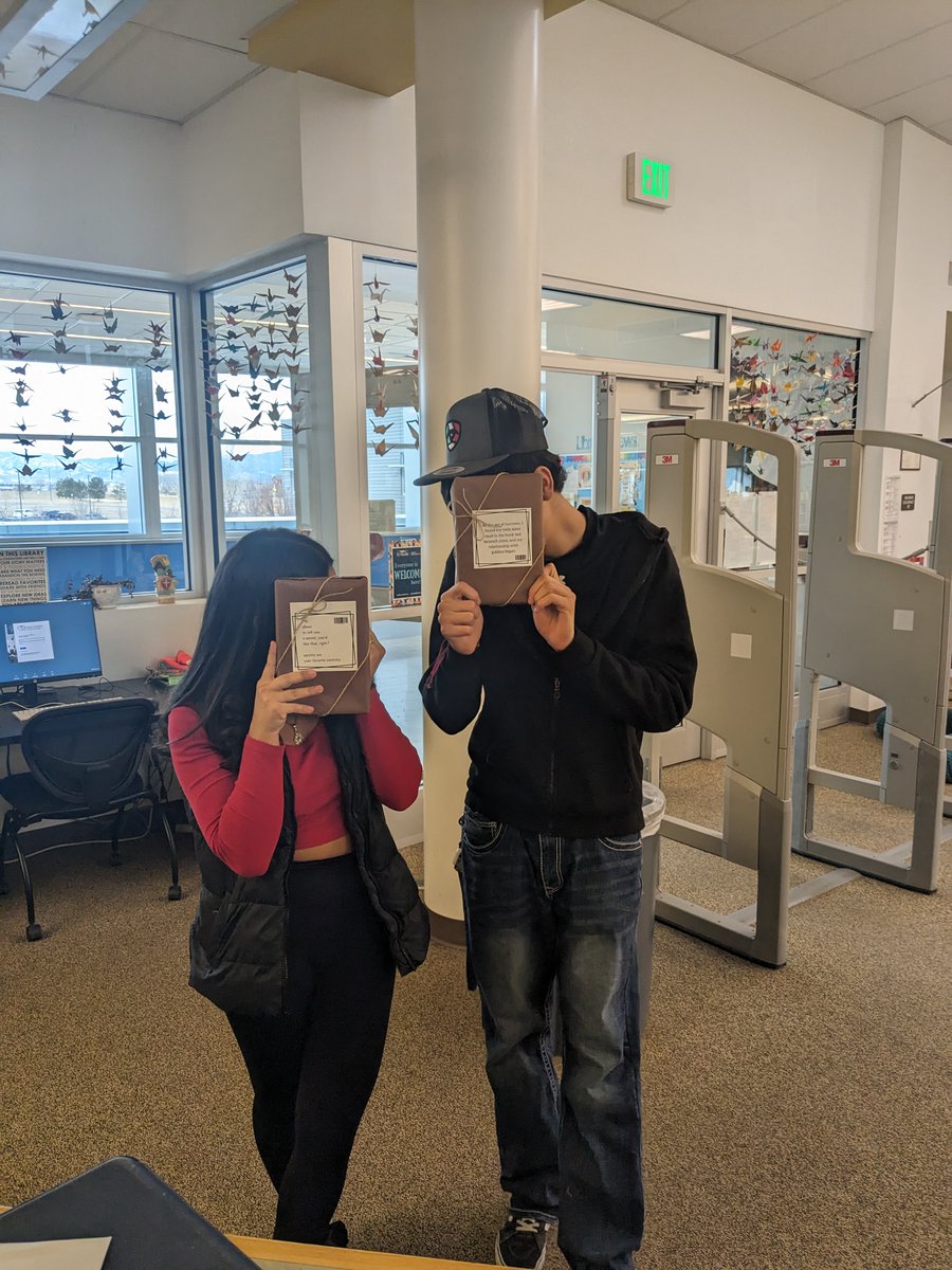 FHSLibraryNEWS's tweet photo. Valentine's Day is near! Stop by and check out a new book...maybe the first line of the book will grab your attention. 😃 https://t.co/jhjprNCiiM