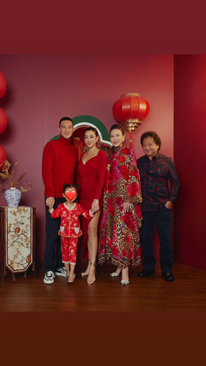 Happy Chinese Lunar New Year 
From our families to yours 
Wishing you all health, wealth, luck and happiness 
All the best for the Year of the Dragon

跟大家來拜個年
謝謝大家一直以來的支持 
祝你們跟你們的家人
新年快樂 
恭喜發財
身體健康
平安快樂
龍年行大運 🐉🧧