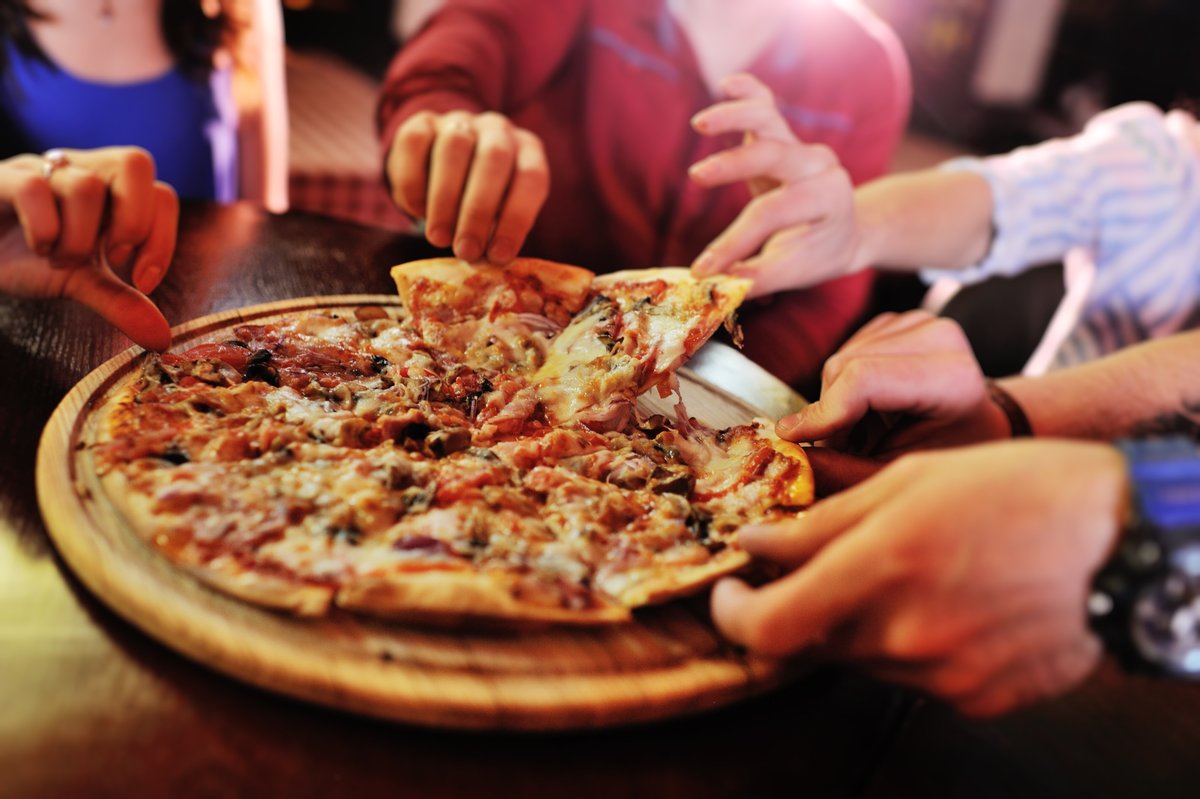 TowneClubCondos's tweet photo. The best National day is today,  which means it's obviously National Pizza Day! Head out to some pizza joints around Athens tonight, order in, or make your own homemade pie. Have fun! 🍕 https://t.co/uFtz2KHTB5