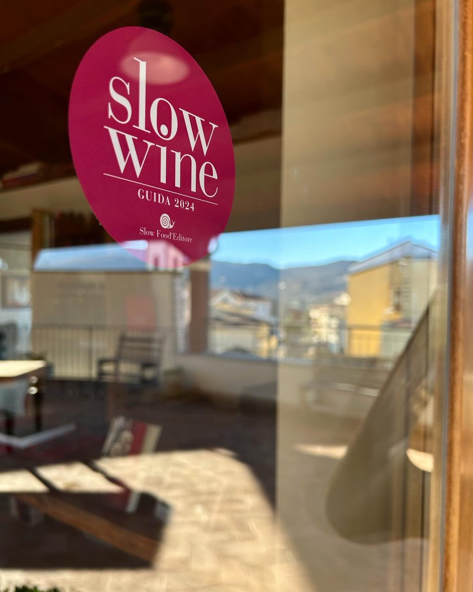 La Guida Slow Wine 2024 ha assegnato il riconoscimento TOP WINE - VINO SLOW a MAMUTHONE 2021 “Top Wine che, oltre ad avere una qualità organolettica eccellente, riesce a condensare nel bicchiere caratteri legati a territorio, storia e ambiente.” SLOW WINE @SlowFoodItaly