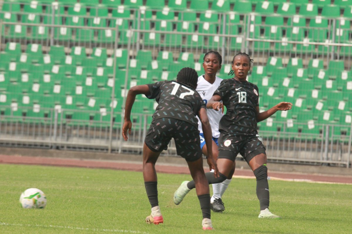 Superfalconshow's tweet photo. HT| Nigeria 🇳🇬 3-0 Central African Republic (C.A.R)🇨🇫 |FIFAU17WWCQ | 2nd Leg.
Chidi Harmony , 2' 14' | 2-0
Kesiena Ojiyovwi 36' | 3-0
| l9-0) aggregate.
#TheMTNSuperFalconsShow #SoarFlamingos #NGACAR #FIFAU17WWCQ https://t.co/MVAioOBwTo