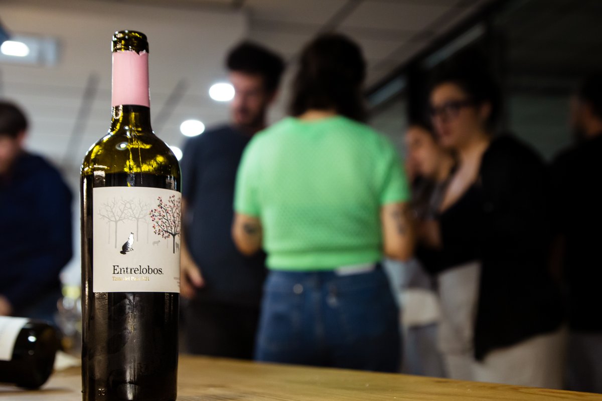 Las risas siempre tienen que ir acompañadas de un buen vinito 🔥