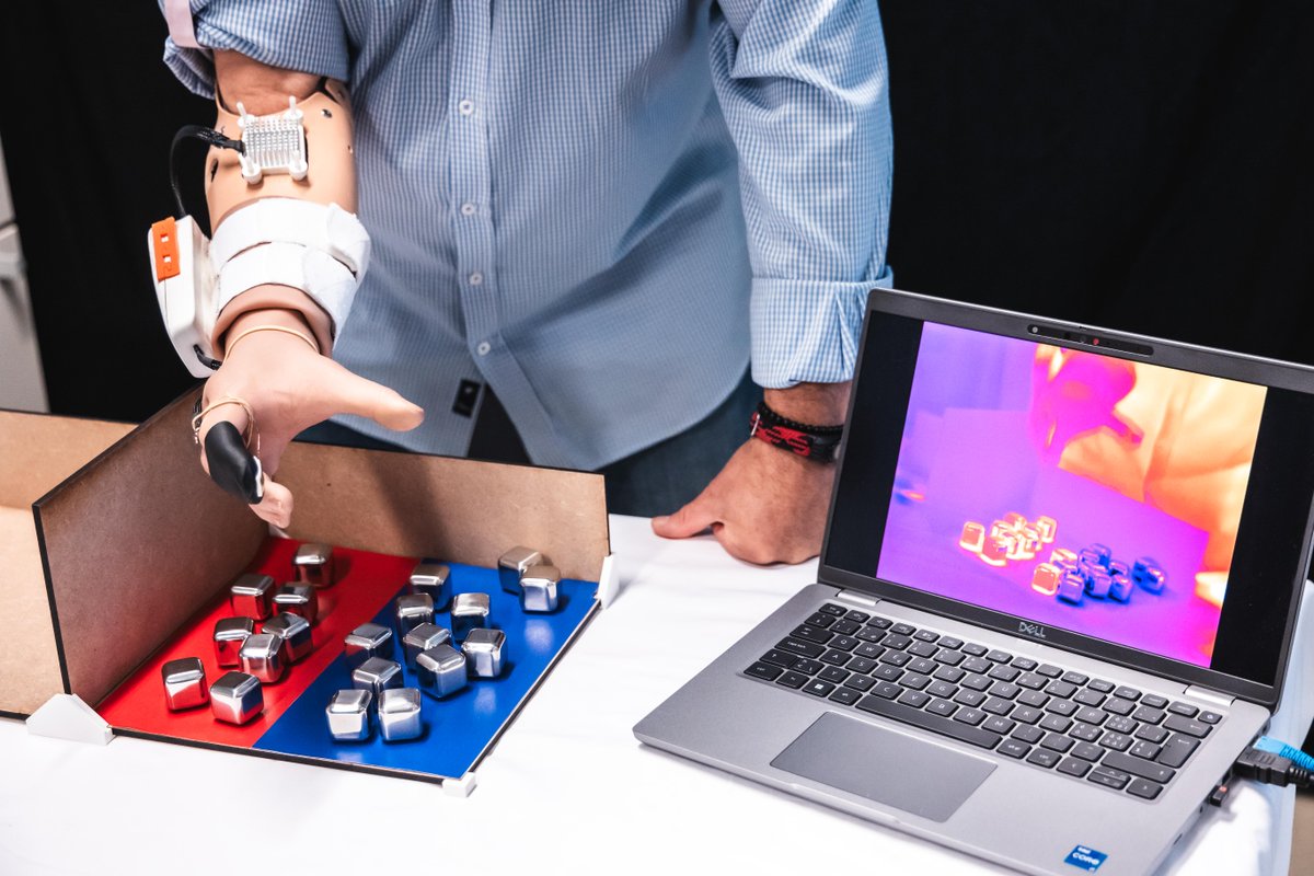 Cell Press (@cellpressnews) on Twitter photo MiniTouch device allows amputees with prosthetic limbs to detect the temperature of objects for the first time.
Read more from this Case Report in <a href="/MedCellPress/">Med by Cell Press</a>:
cell.com/med/fulltext/Sā¦
<a href="/SolaimanShokur/">solaiman.shokur</a> <a href="/_smicera/">Silvestro Micera</a> MiniTouch device allows amputees with prosthetic limbs to detect the temperature of objects for the first time.
Read more from this Case Report in <a href="/MedCellPress/">Med by Cell Press</a>:
cell.com/med/fulltext/Sā¦
<a href="/SolaimanShokur/">solaiman.shokur</a> <a href="/_smicera/">Silvestro Micera</a>