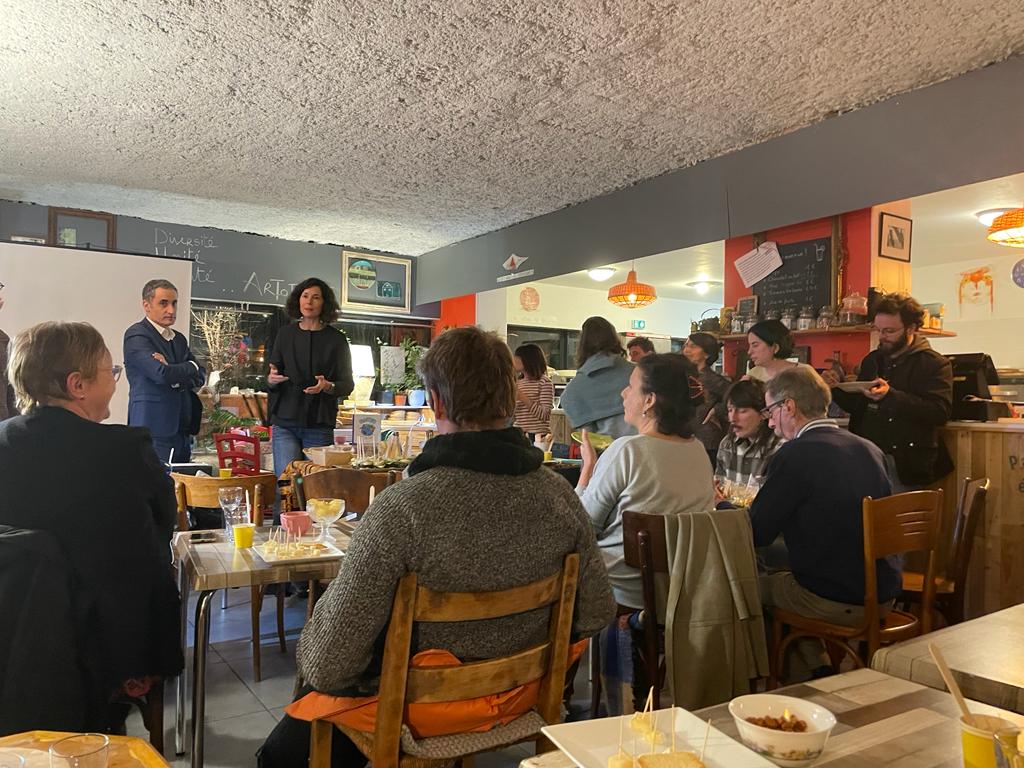 J'étais invité à Bayonne avec l'autrice Capucine Dupuy <a href="/moncoeurbalance/">Capucine Dupuy</a>, dans le cadre d'une soirée consacrée à la #pollution. L'occasion de présenter le travail que je mène à l'Assemblée nationale sur les #PFAS, les polluants éternels. 
Pétition #STOPPFAS bit.ly/3rQkMJv